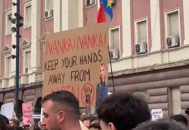 Protesta kund&euml;r projektit t&euml; Zv&euml;rnecit/ Protestesit mesazh Ivanka