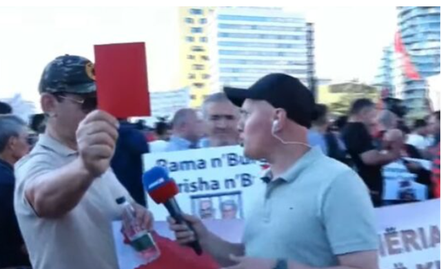 Protest&euml; masive kund&euml;r projektit n&euml; Zv&euml;rnec/ Qytetar&euml;t