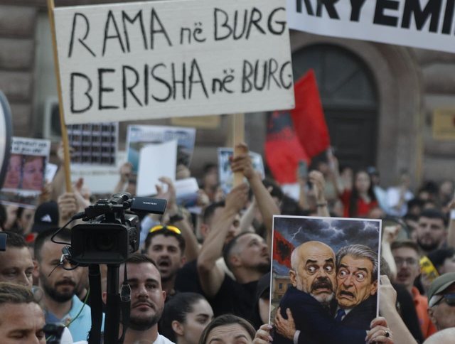 BIRN: Si u p&euml;rdor&euml;n fotot me IA dhe kamerat e policis&euml;