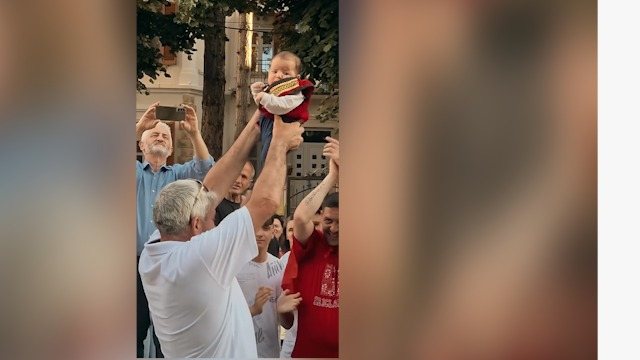 VIDEOLAJM/ Mes mij&euml;rave qytetar&euml;ve para Kryeministris&euml;, shfaqet