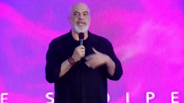 "Thirrja &ldquo;Shqip&euml;ria e shqiptar&euml;ve&rdquo; rraciste"/