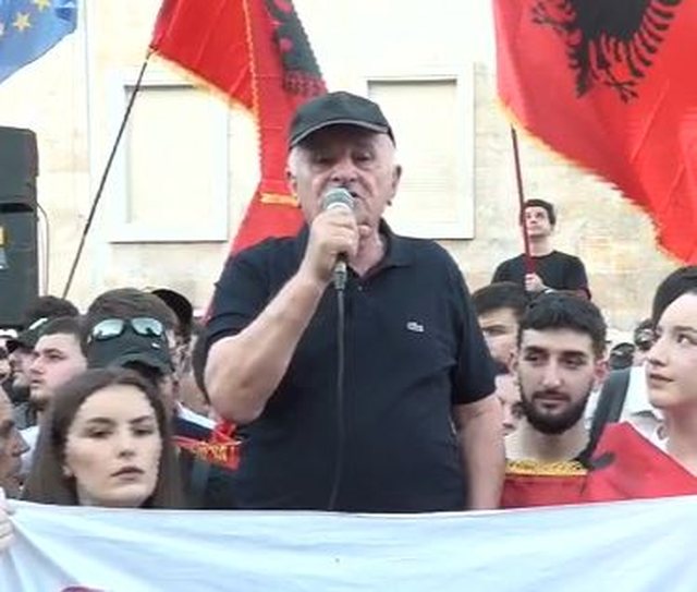 Sot dita e 8 e revolt&euml;s, nis organizimi i protestuesve n&euml; sheshin