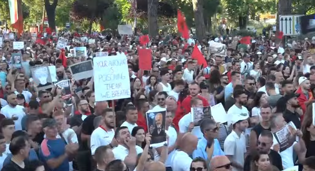"Makineria e patronazhist&euml;ve nisi t&euml; m&euml; sulmonte"/