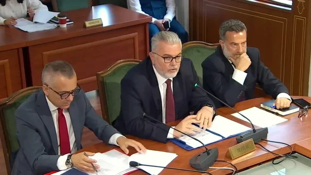 Toni Gogu prezanton projektligjin p&euml;r amnistin&euml;: 380 t&euml;