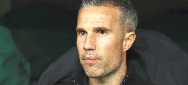 Feyenoordi shkarkon trajnerin Van Persie. Shkaku? Përfundoi i dyti në