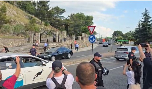 &ldquo;Jep dor&euml;heqjen&rdquo;/ Rama takim me socialist&euml;t n&euml;