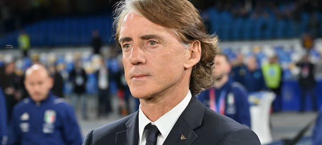 Mancini gati t&euml; rikthehet n&euml; stolin e Italis&euml;, firma e tij