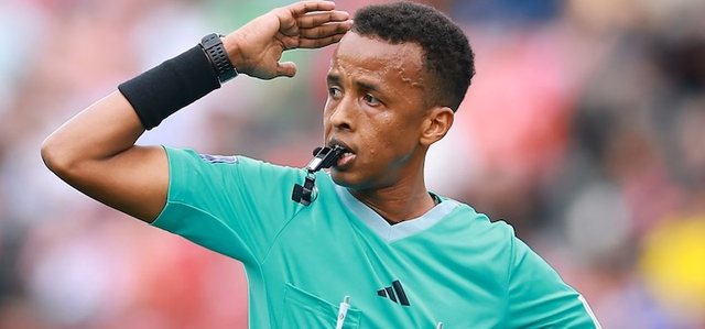 FIFA &lsquo;dor&euml;zohet&rsquo; para SHBA-s&euml;, vet&euml;m justifikohet
