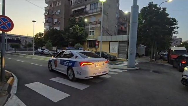 Goditet grupi kriminal/ 6 t&euml; arrestuar, mes tyre nj&euml; i k&euml;rkuar