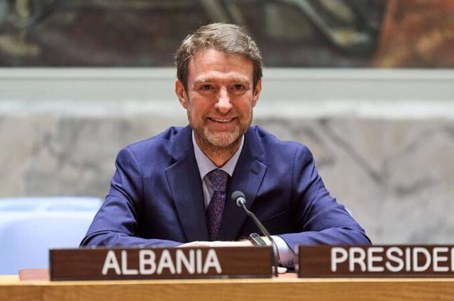 Zgjedhjet n&euml; Kosov&euml;, Ministri Hoxha: Presim krijimin e institucioneve