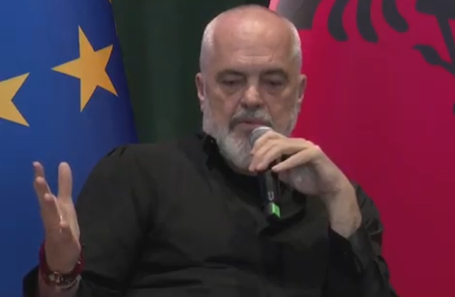 "Ka k&euml;rc&euml;nime n&euml; protest&euml;, njer&euml;zve nuk u lejohet