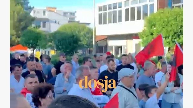 “Rama ik! Po e shet Shqipërinë copa-copa…”,