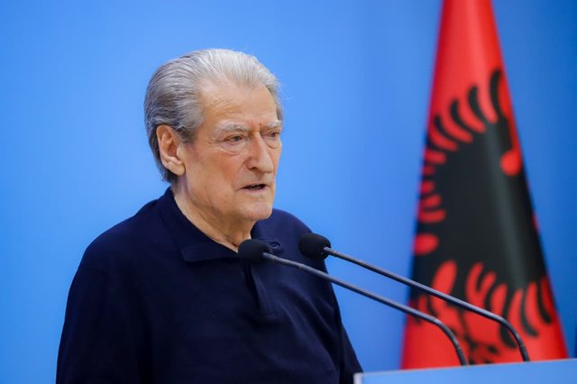 "PD mb&euml;shtet fuqish&euml;m protest&euml;n e rinis&euml; dhe