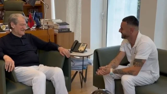 VIDEO-Berisha njoftoi heqjen e shpalljes 'non-grata', Stresi i shkon