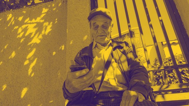 Politika dhe sh&euml;ndeti n&euml; vij&euml;n e par&euml; t&euml; dezinformimit