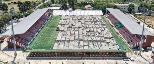 Nisin punimet p&euml;r transformimin e fush&euml;s s&euml; stadiumit