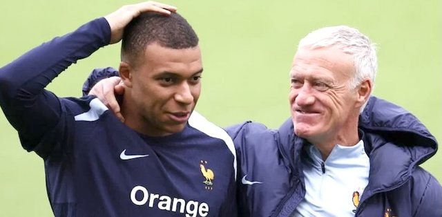 Kapiteni Mbappé 'fanatik' për Deschamps: “Didier