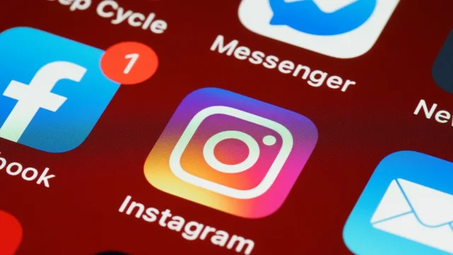 Mediat sociale jasht&euml; funksionit! Raportime p&euml;r probleme n&euml;