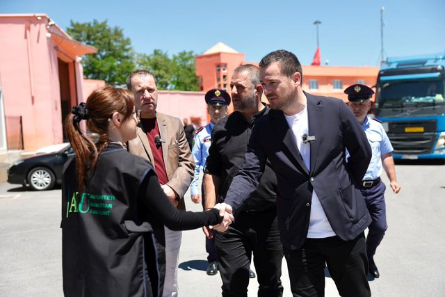 Ministrat Salla dhe Lamallari n&euml; Qaf&euml; Than&euml;: Investime t&euml;