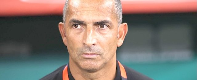 Lajmi i fundit/ Sabri Lamouchi, trajneri i parë pranë shkarkimit