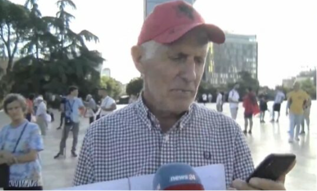 Protesta e 16-t&euml;/ Mij&euml;ra qytetar&euml; k&euml;rkojn&euml; largimin e