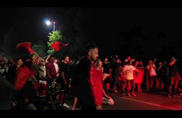 Marshimi i protestuesve drejt Rinasit/ Policia: Procedohen penalisht 19 persona!