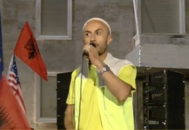 "Jemi t&euml; bashkuar"/ Aktivisti Arben Kola: Kan&euml; hedhur