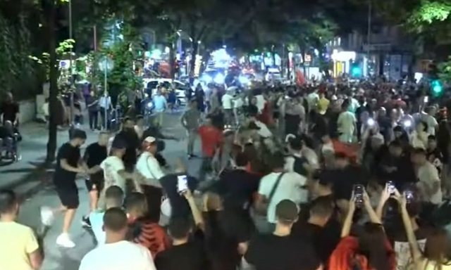 "Rama jepe dor&euml;heqjen"/ Dita e 16-t&euml; kund&euml;r