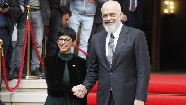 Protestat p&euml;r projektin/ Rama: Komisioni Europian &euml;sht&euml; njohur