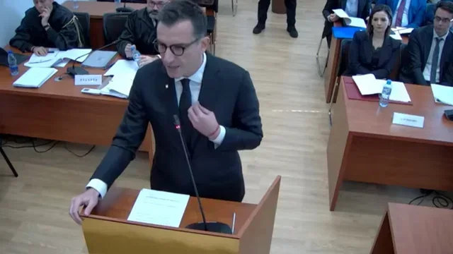 Nis n&euml; GJKKO seanca n&euml; themel p&euml;r gjyqin e Veliajt/ Kryebashkiaku