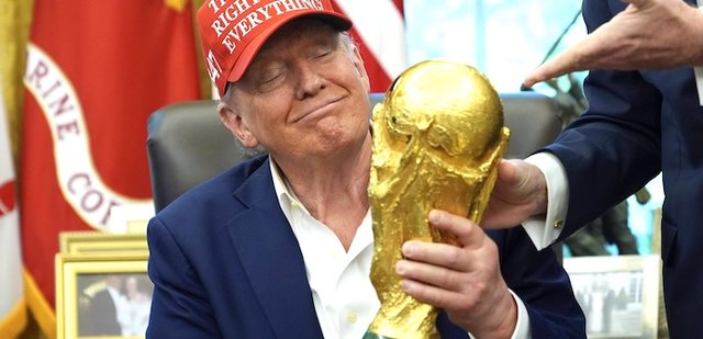 Donald Trump, raportohet se t&rsquo;i jap&euml; trofeun e kampionit fituesit