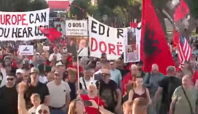 "Protesta po d&euml;mton turizmin"/ I riu: A e di z. kryeminist&euml;r