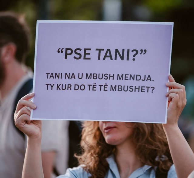 FOTOGALERIA/ Protestuesit i p&euml;rgjigjen nga bulevardi Ram&euml;s dhe