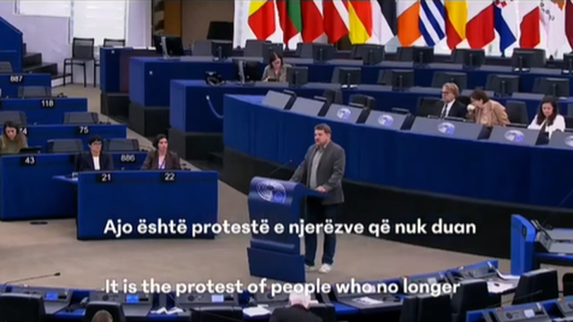 VIDEO/ Eurodeputeti gjerman e thot&euml; n&euml; shqip: Shqip&euml;ria nuk