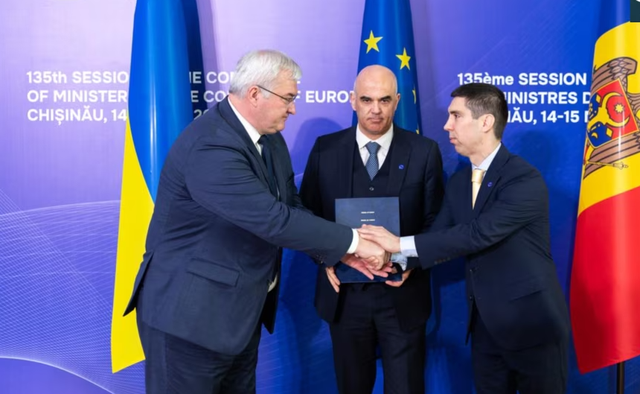 Ukraina dhe Moldavia synojn&euml; t&euml; ngarendin drejt an&euml;tar&euml;simit