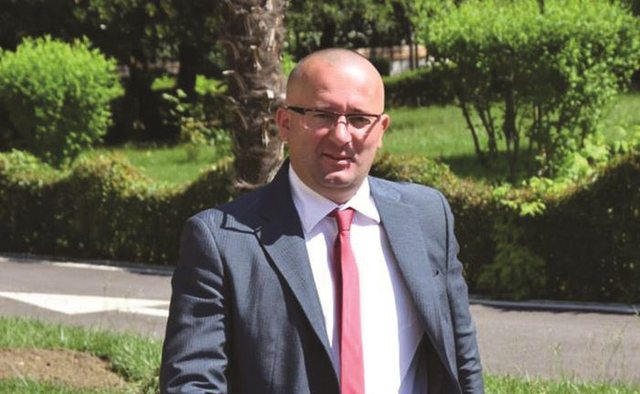 "N&euml;se familjes time i preket nj&euml; fije floku..."/ Marjana