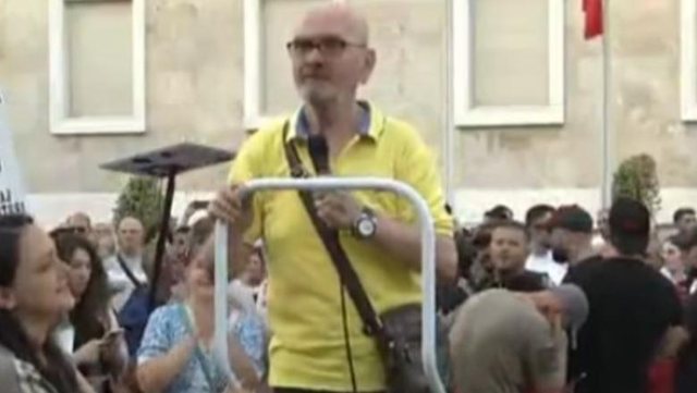 Dita e 18-t&euml; e protest&euml;s/ Vijon q&euml;ndresa e "Revolucionit
