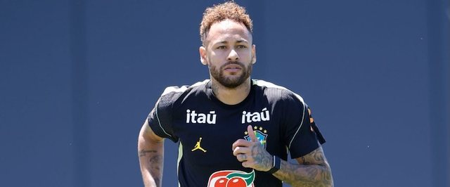 Brazili buzëqesh: Neymar kthehet në stërvitje, nën