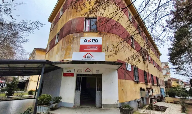 Prokuroria l&euml;shon 14 urdh&euml;r-arreste p&euml;r zyrtar&euml; t&euml;