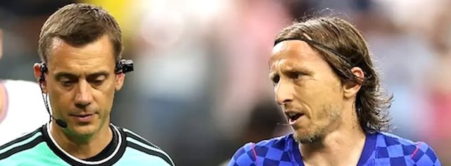 Luka Modriç shkaktoi një penallti ndaj Anglisë, por u largua me