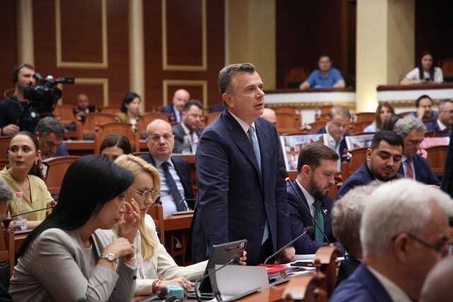 Pritet miratimi i amnistis&euml; penale/ Nis seanca plenare n&euml; Kuvend, 4