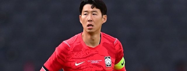Gazetarët tallen me kapitenin Son, Koreja e Jugut reagon ashpër ndaj