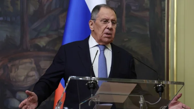 Rafineria e naft&euml;s n&euml; Mosk&euml; u godit nga dron&euml;t/ Lavrov: Do