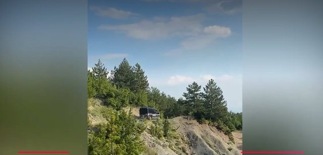 Dyshohet se i p&euml;rket Eglant Ko&ccedil;it/ Pamje nga vendi ku u gjet trupi i