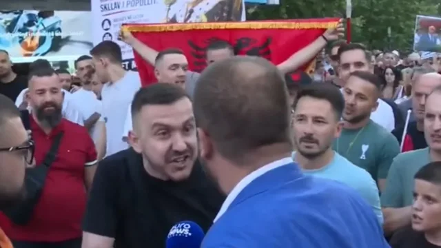 Incidenti me protestuesit para Kuvendit/ Bido: Ishte nj&euml; grup agresiv i