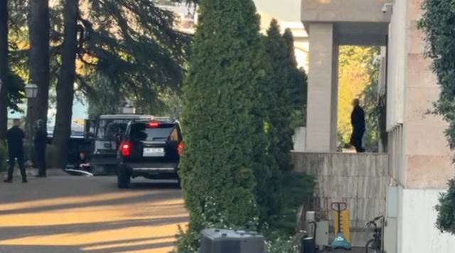 Dita e 20-t&euml; e protest&euml;s/ Rama 'ia mbath' nga Kryeministria