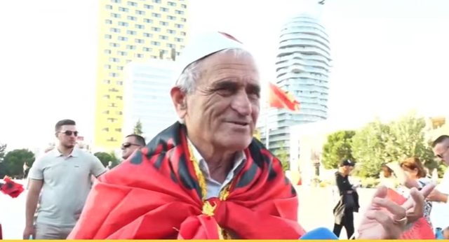 "Dor&euml;heqje pa kushte"/ Dita e 20-t&euml; e protest&euml;s