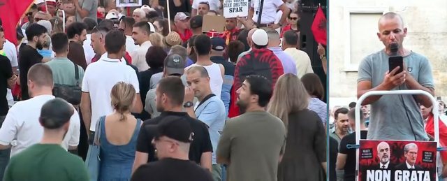 "Dor&euml;heqje pa kushte"/ Dita e 20-t&euml; e protest&euml;s