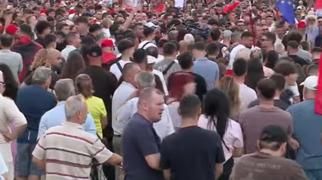 "Dor&euml;heqje pa kushte"/ Dita e 20-t&euml; e protest&euml;s