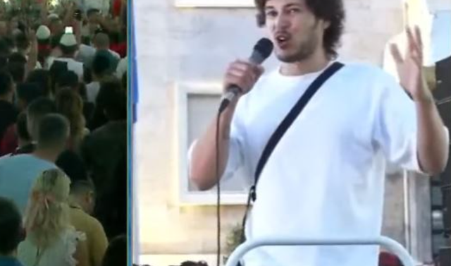 "Do t&euml; fitoni"! Turisti n&euml; protest&euml;: Mos u
